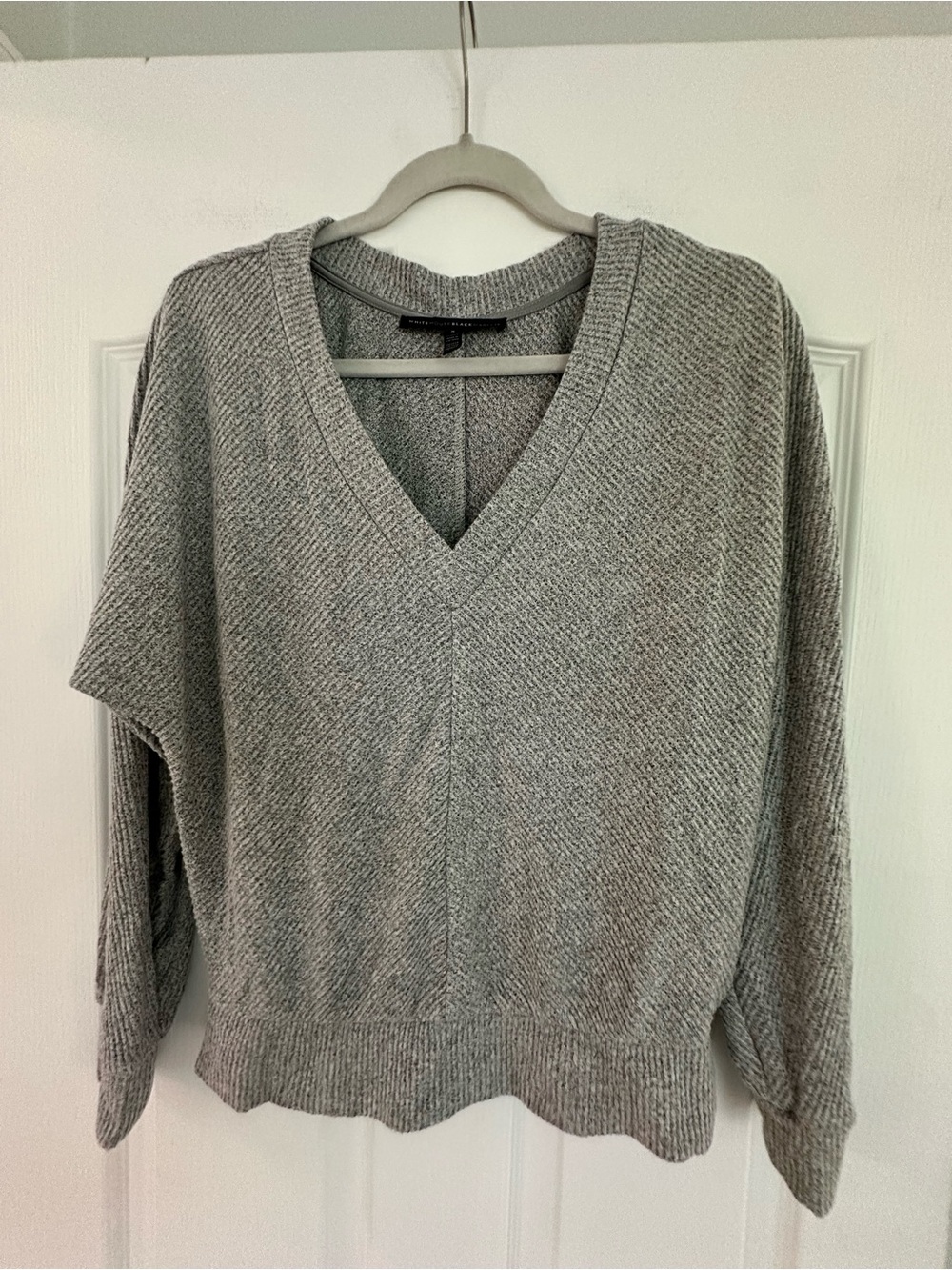 White House Black Market Gray V-Neck Textured Knit Sweater